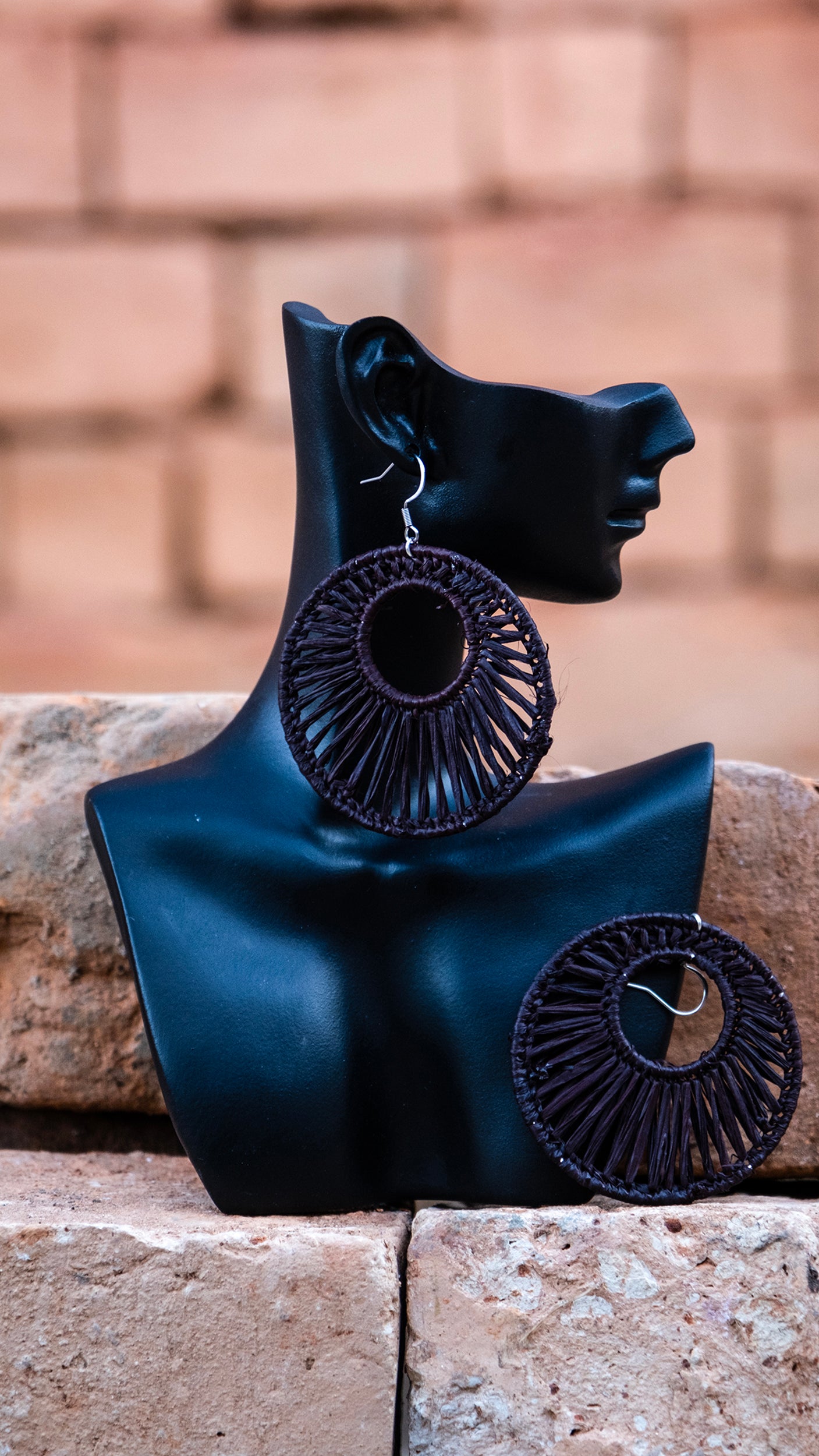 Boucles rafia rondes striées trouées ALA